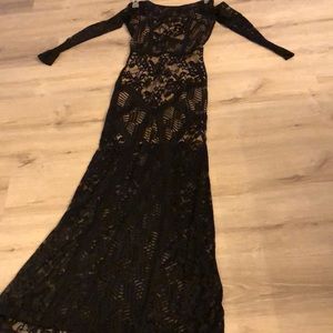 Long dress.  Black lace.  Small, narrow, a garment for a quick, SERIOUS WOW.